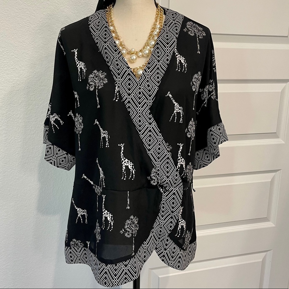 women blouse 🤍🖤